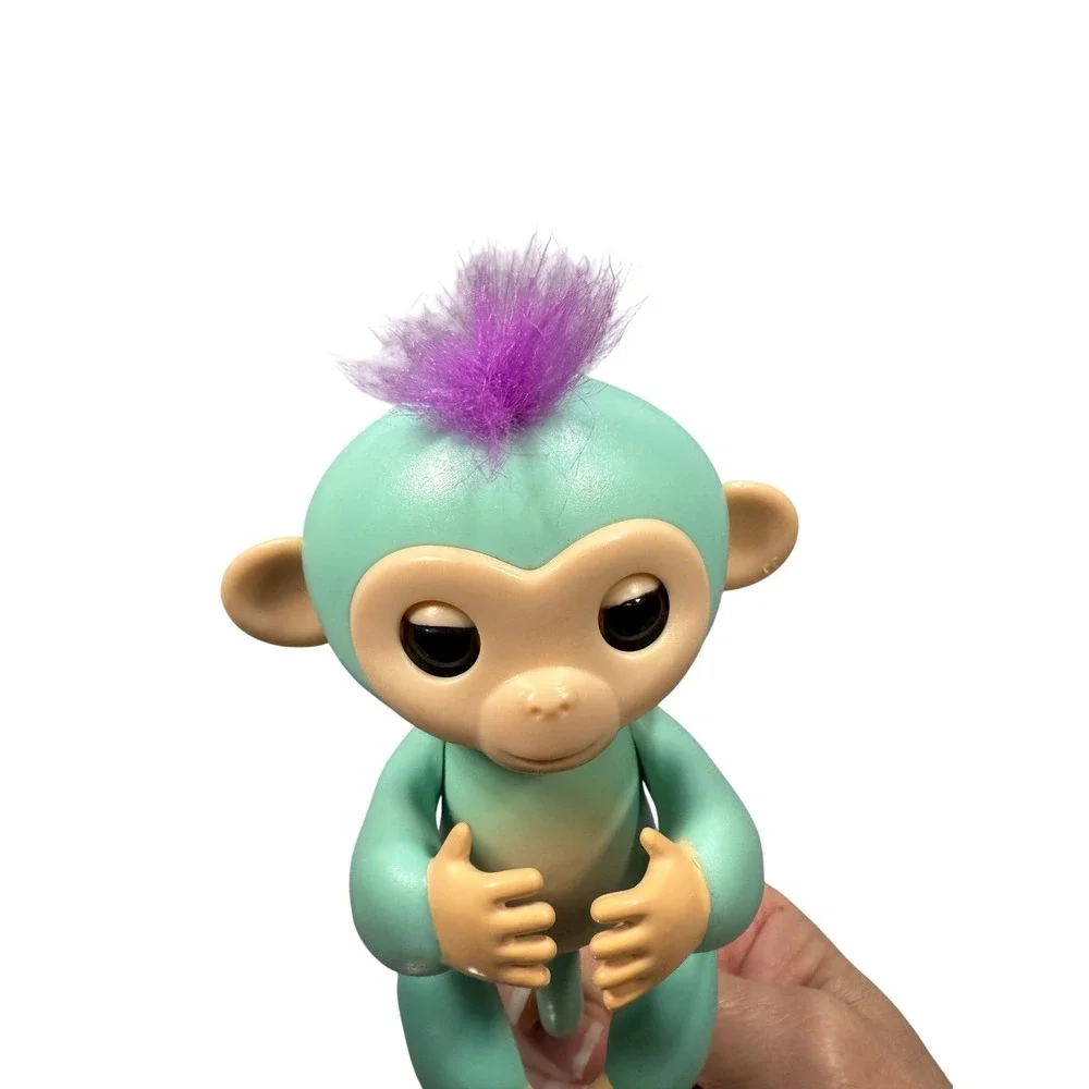 WowWee Fingerlings‎ Interactive Baby Monkey Teal Purple Hair Talking Toy 2016